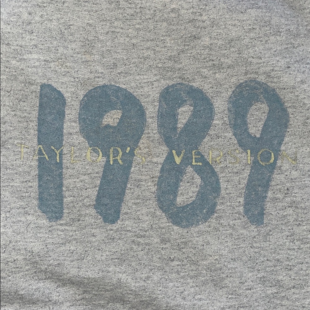 Taylor Swift 1989 sweatshirt - Picture 4 of 4